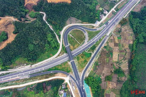 峨眉南山收费站11月24日开通，助力峨汉高速公路试运行与旅游发展